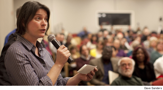 09-mayoralforum19.jpg