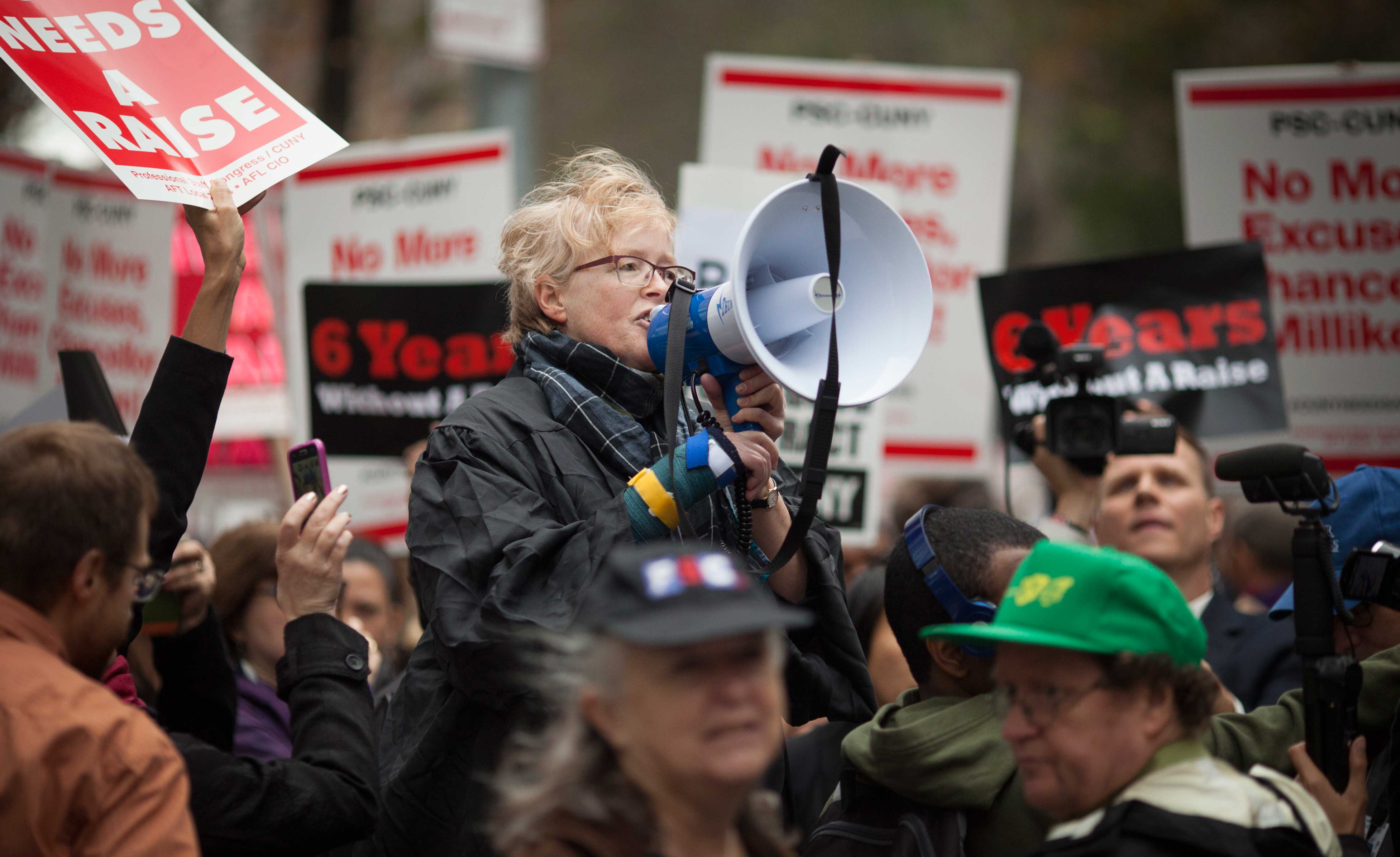 01-100115rally08.jpg